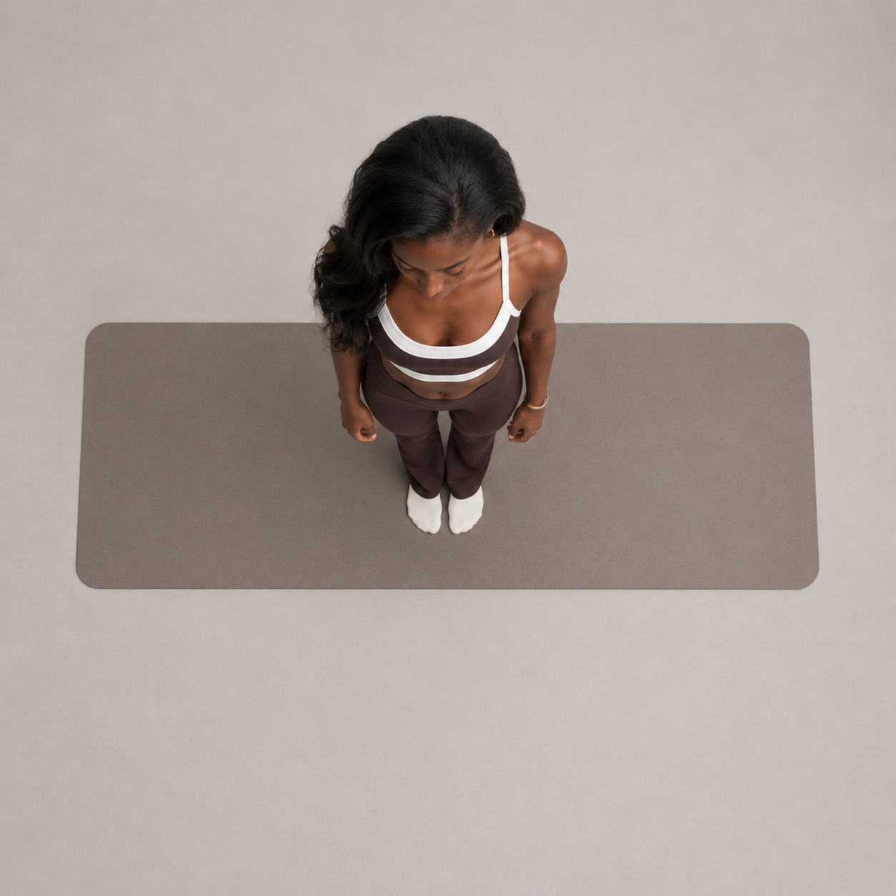 Gray - lifestyle image 1
