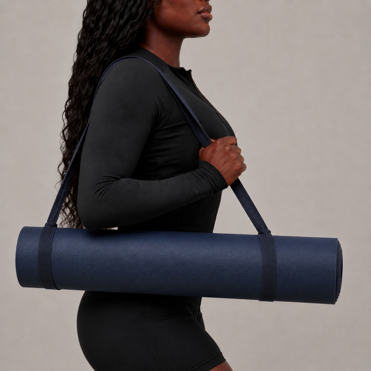 navy  - lifestyle image 3 